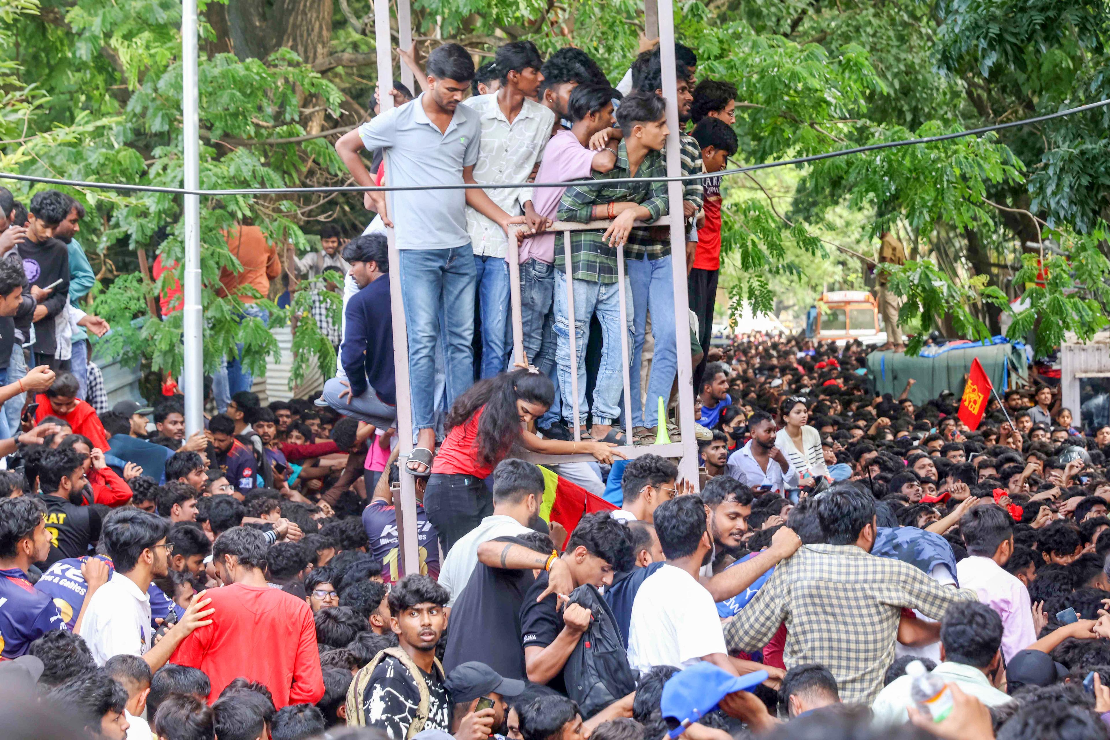 B'luru Stampede: Notice issued to 45 injured to appear before DC to record statements