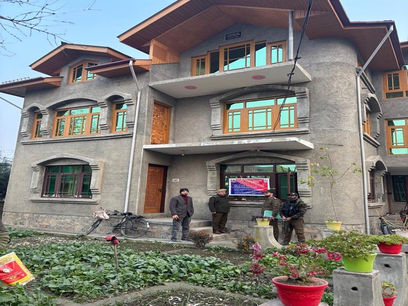 Police in Srinagar attach drug peddler's Rs 1 crore house under NDPS crackdown