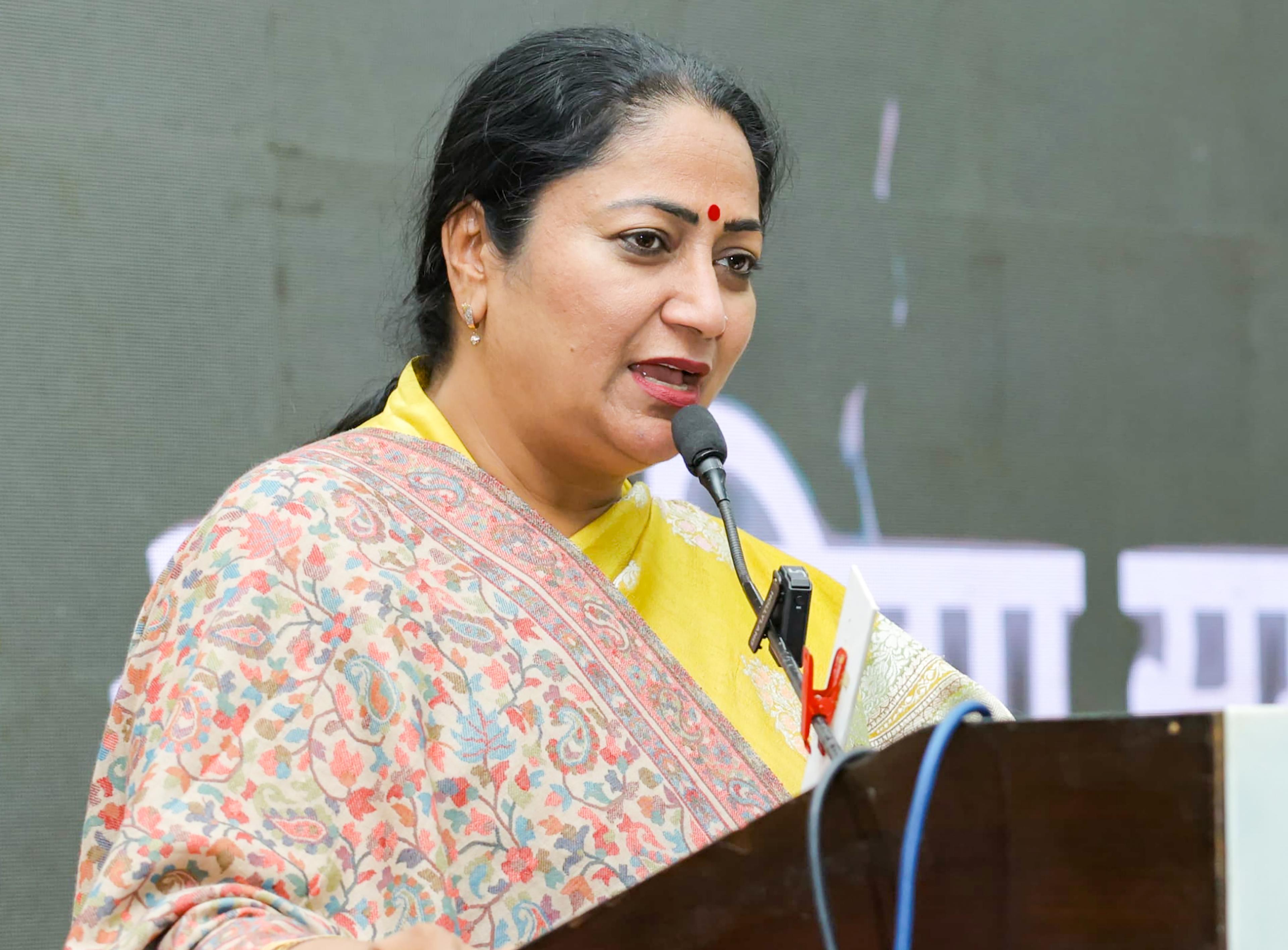 Delhi CM restricts repeated road excavation, directs agencies to work in coordination