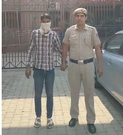 Habitual snatcher arrested in UP's Ghazipur; stolen mobile phone, motorcycle recovered