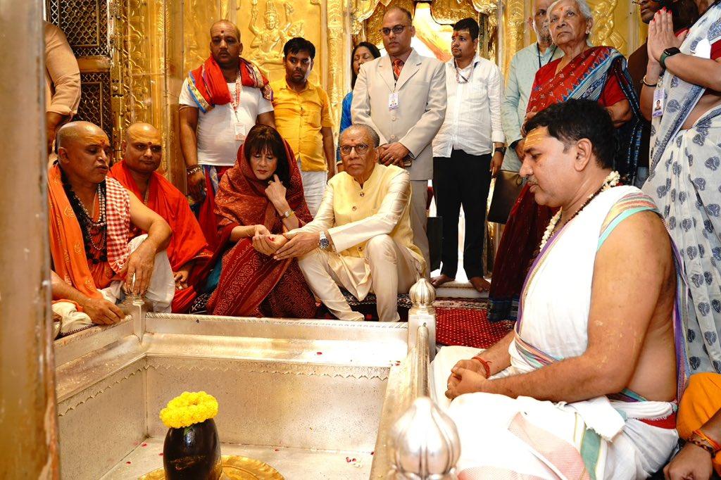 Mauritius PM Ramgoolam offers prayers at Kashi Vishwanath Temple in Varanasi