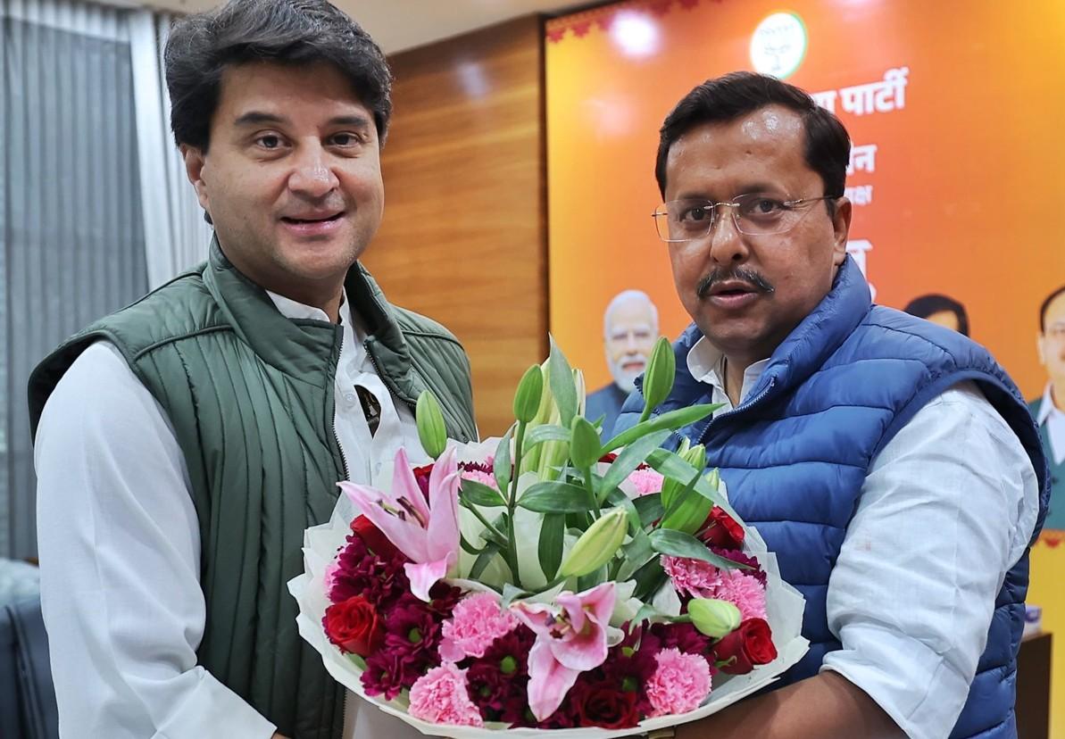 Scindia meets Nitin Nabin, congratulates him on his appointment