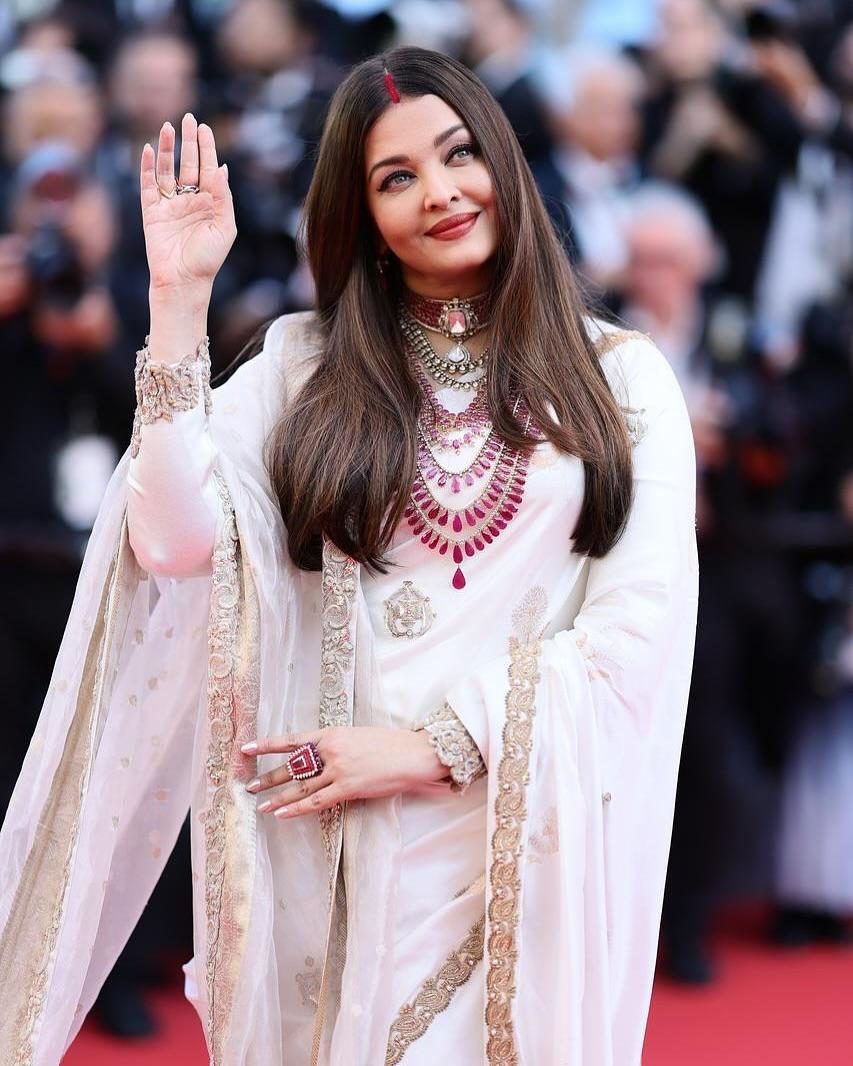 In the wake of India's 'Operation Sindoor', Aishwarya Rai stunned at Cannes with 'sindoor' accentuating her hair parting