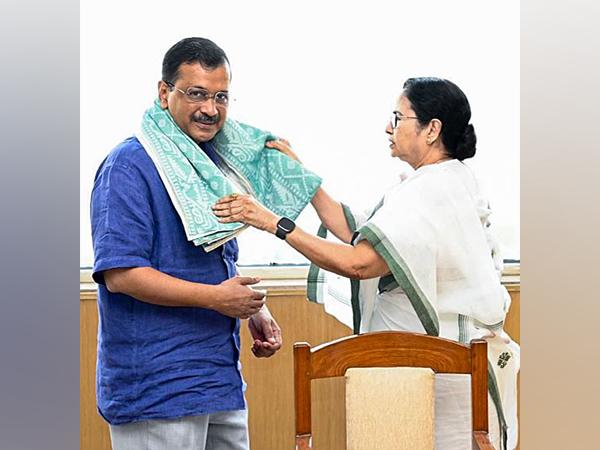 TMC Extends Support to AAP for Delhi Elections