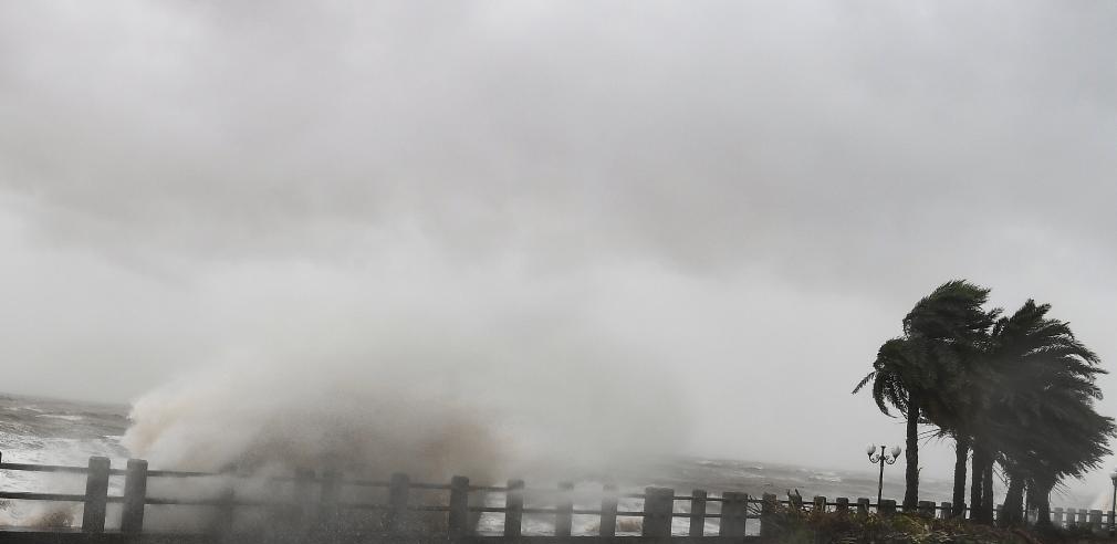 Typhoon Danas makes landfall in Taiwan, leaving 2 dead and hundreds injured