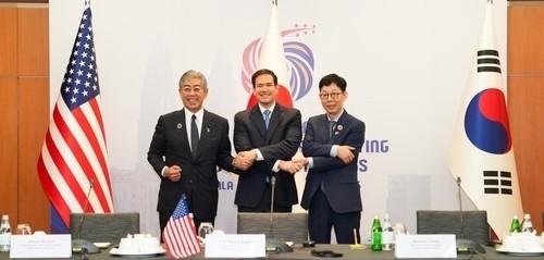 Top diplomats of South Korea, US, Japan to hold 3-way talks in New York this week