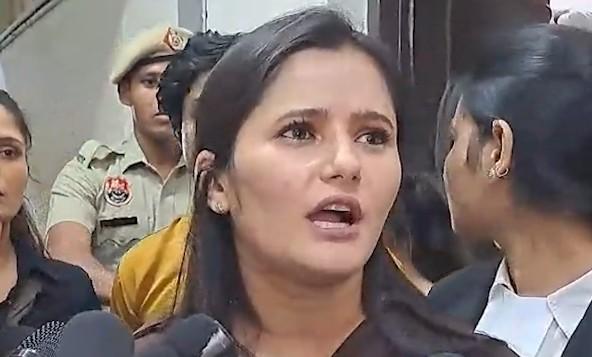 Actress Anjali Raghav files complaint with Haryana Women's Commission over obscene videos