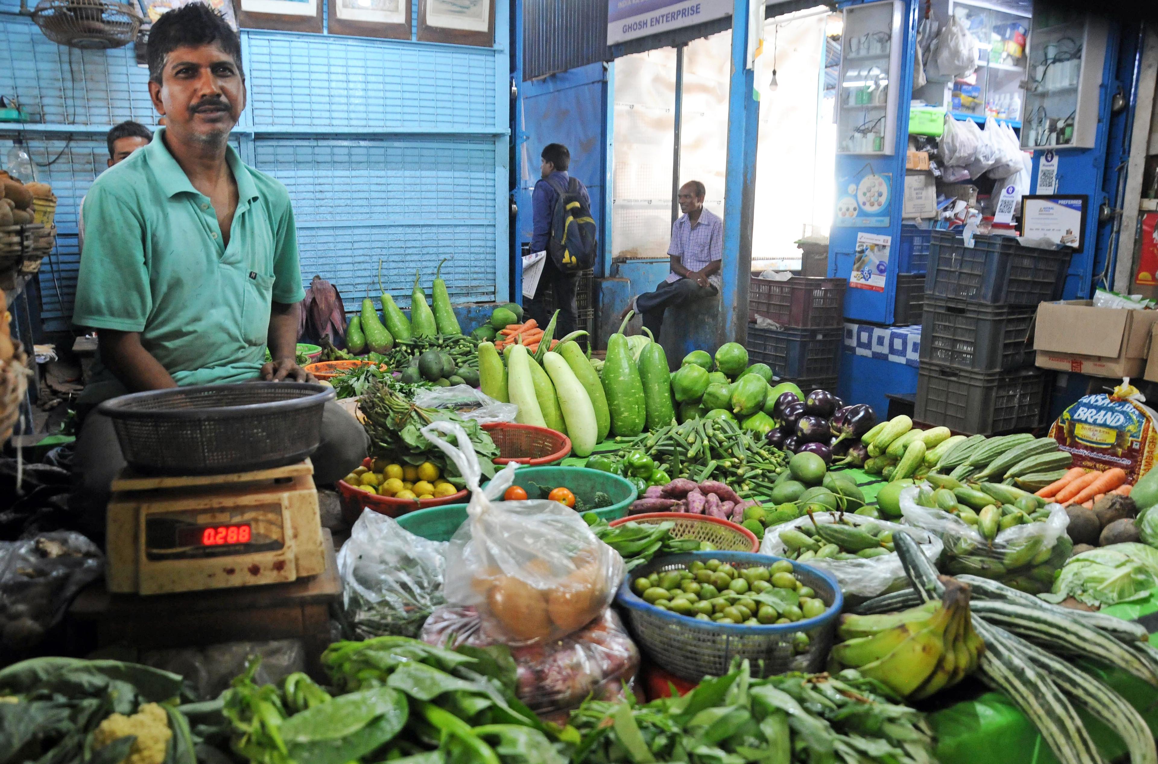 India’s CPI inflation estimated at 0.71 pc for Nov, food inflation stays in negative zone