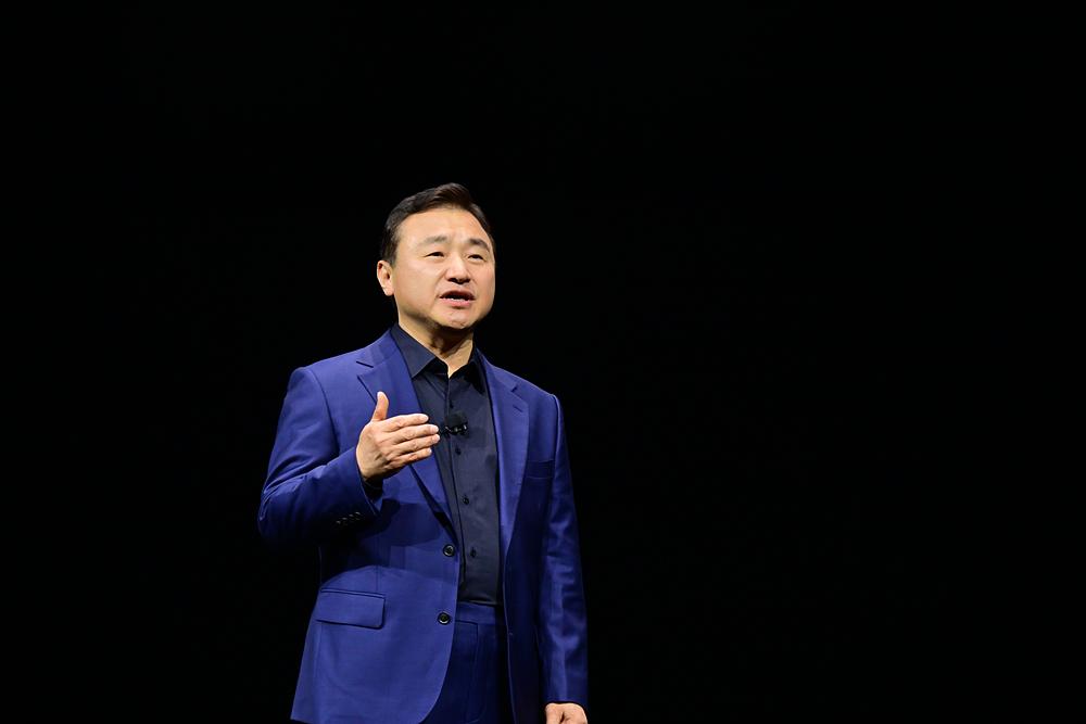 Samsung set to launch tri-foldable phone later this year: Roh Tae-moon