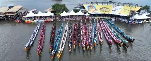 Punnamada lake erupts as 71st Nehru Trophy boat race unfolds in Kerala's Alappuzha