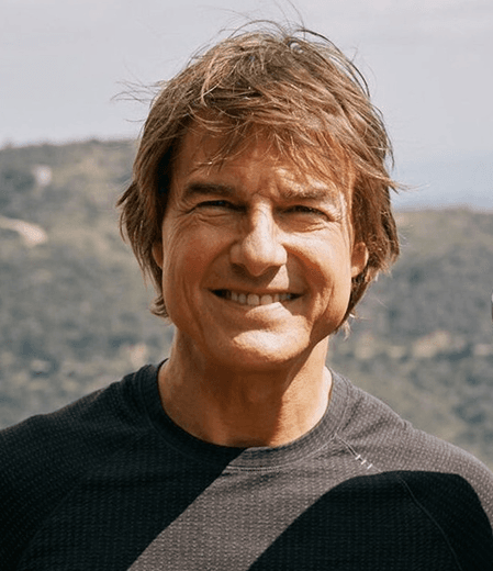 Tom Cruise says he enjoys 'hitting the keys' on the piano