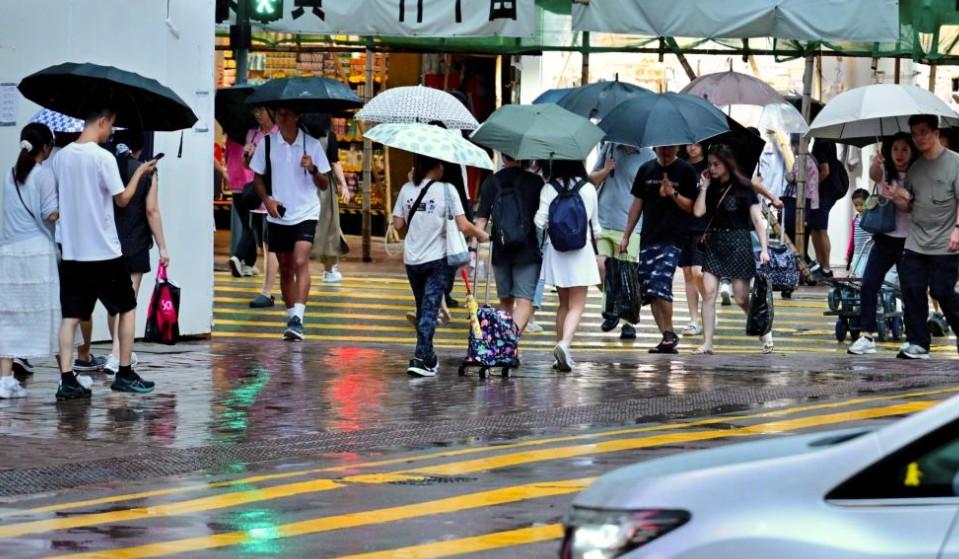 Hong Kong issues top rainstorm warning