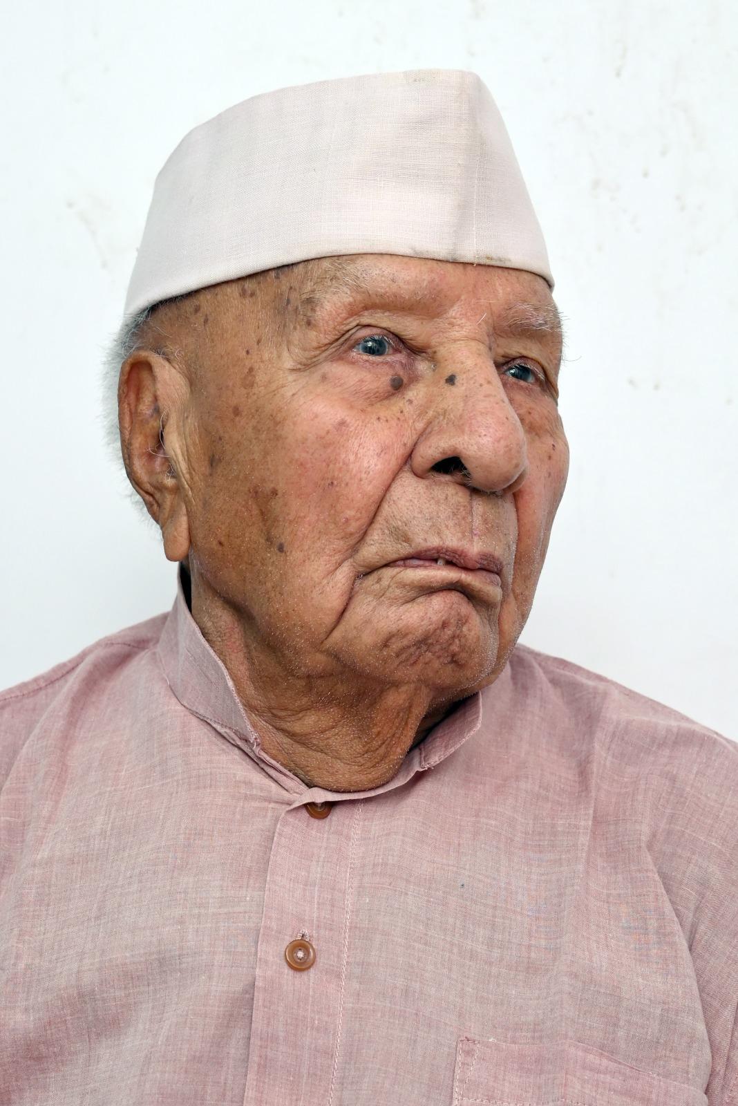 This freedom fighter and centenarian bats against turncoat politics, preferring principles over power