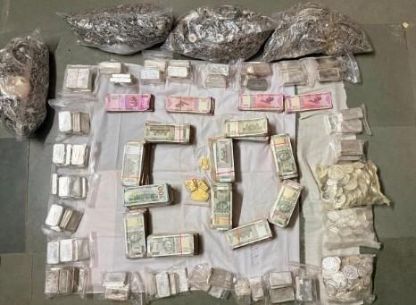 Rs 10.87 crore fraud: ED seizes Rs 4 crore gold, silver from Gujarat's con stock market advisor