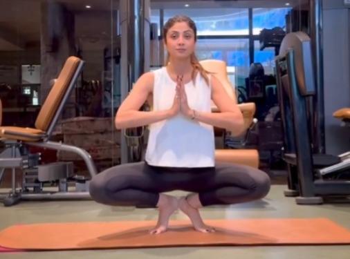 Shilpa Shetty throws a Monday motivation challenge focused on balance