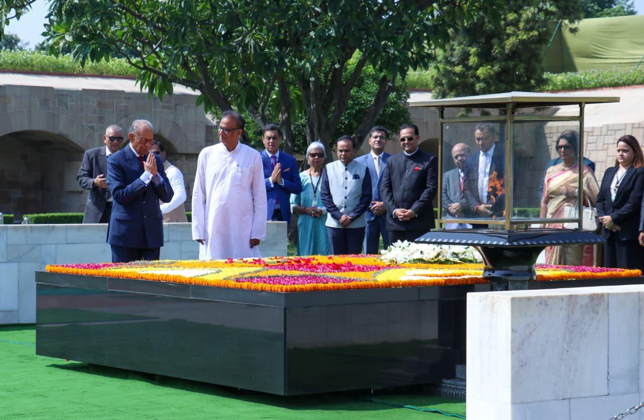Mauritius PM Ramgoolam pays tribute to Mahatma Gandhi, former PM Vajpayee