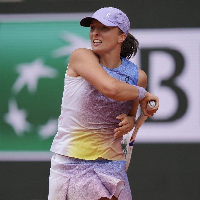 French Open: Inspired by Rafa’s presence, Swiatek begins defence with gritty win