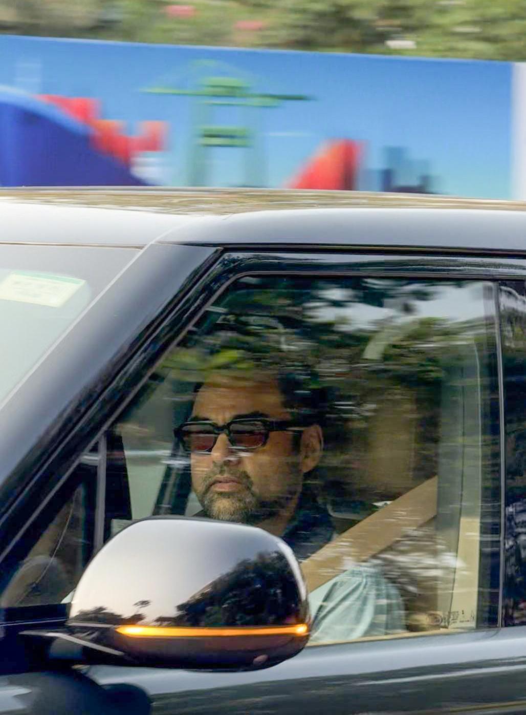 Abhay Deol arrives early at the prayer meet of late superstar 'uncle' Dharmendra