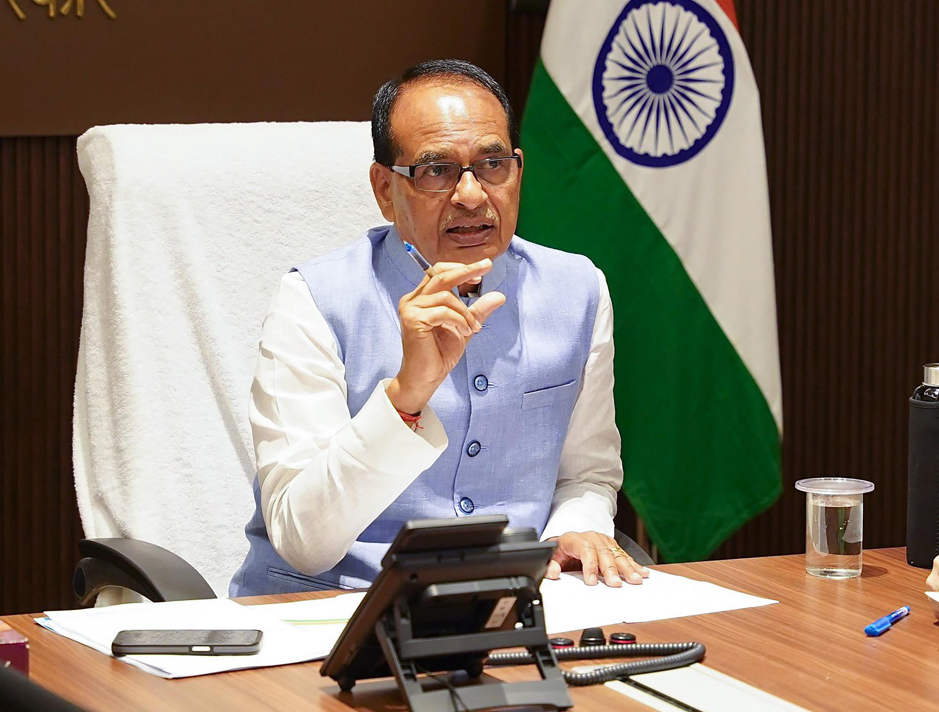 Shivraj Chouhan warns of strict action against makers of fake fertilizers