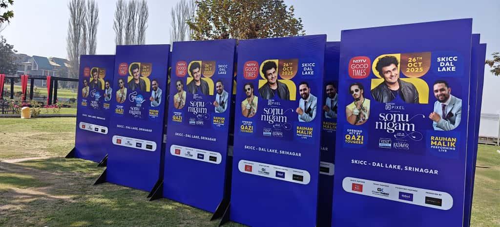 J&K: Sonu Nigam arrives in Srinagar to enthral fans