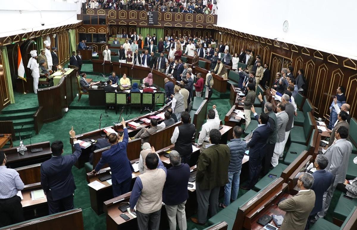 Chaos in Jammu and Kashmir assembly