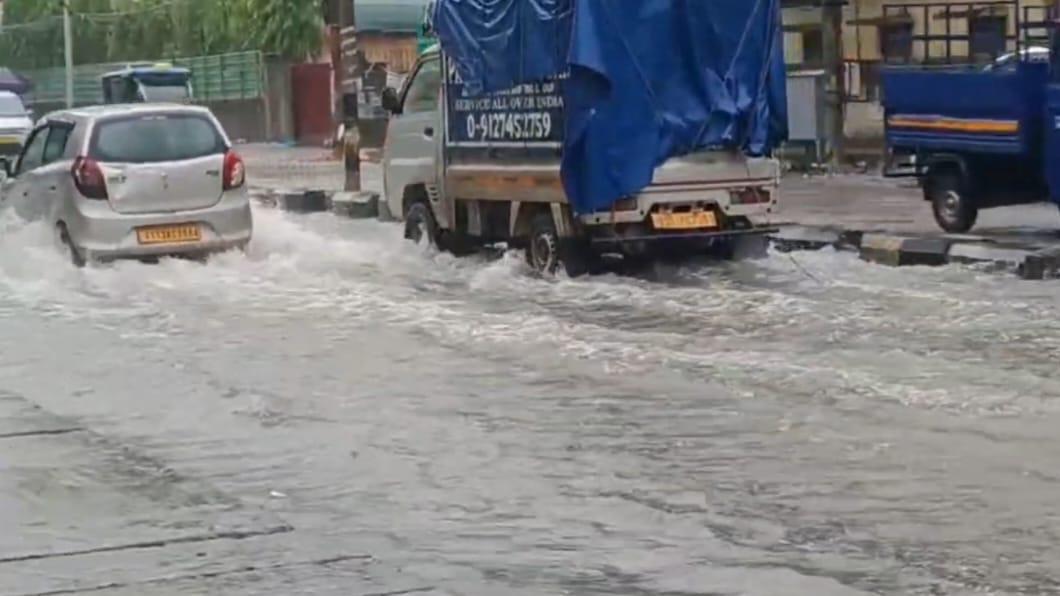 'Red alert' for heavy rainfall sounded in Assam; hefty downpour leaves Guwahati flooded