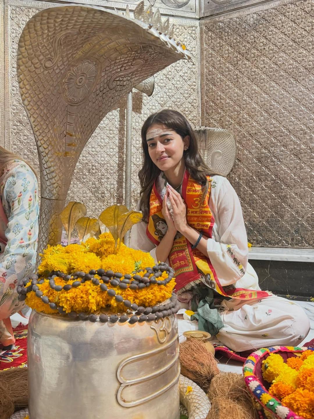 Ananya Panday offers prayers at Nageshwar Jyotirlinga: Om Namah Shivay