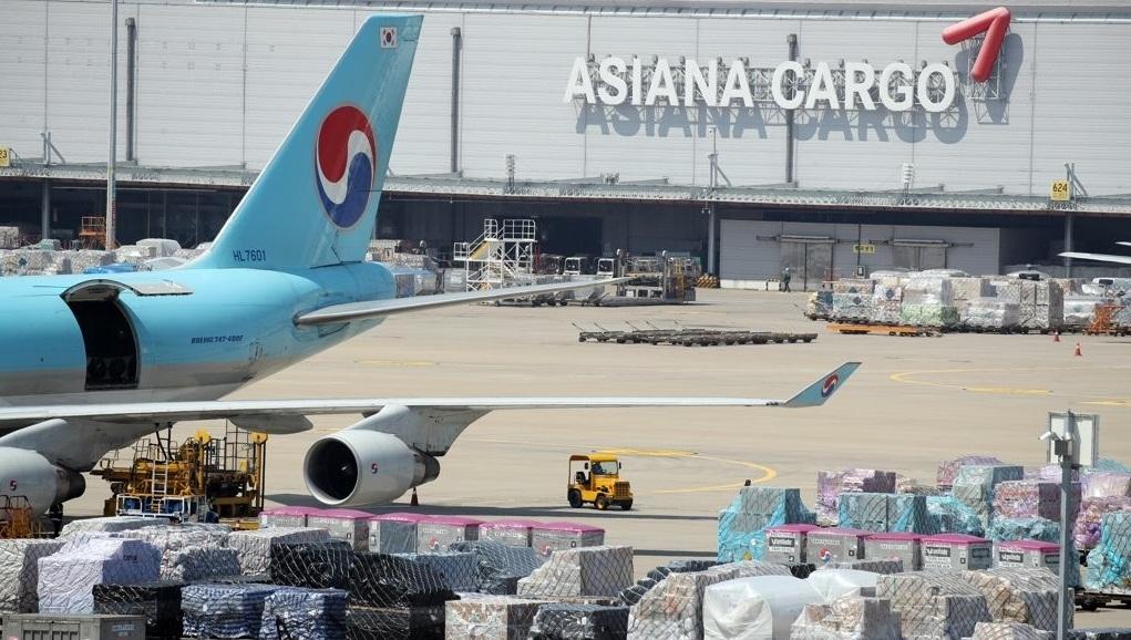 Asiana flight to Tokyo turns back due to suspected engine issue