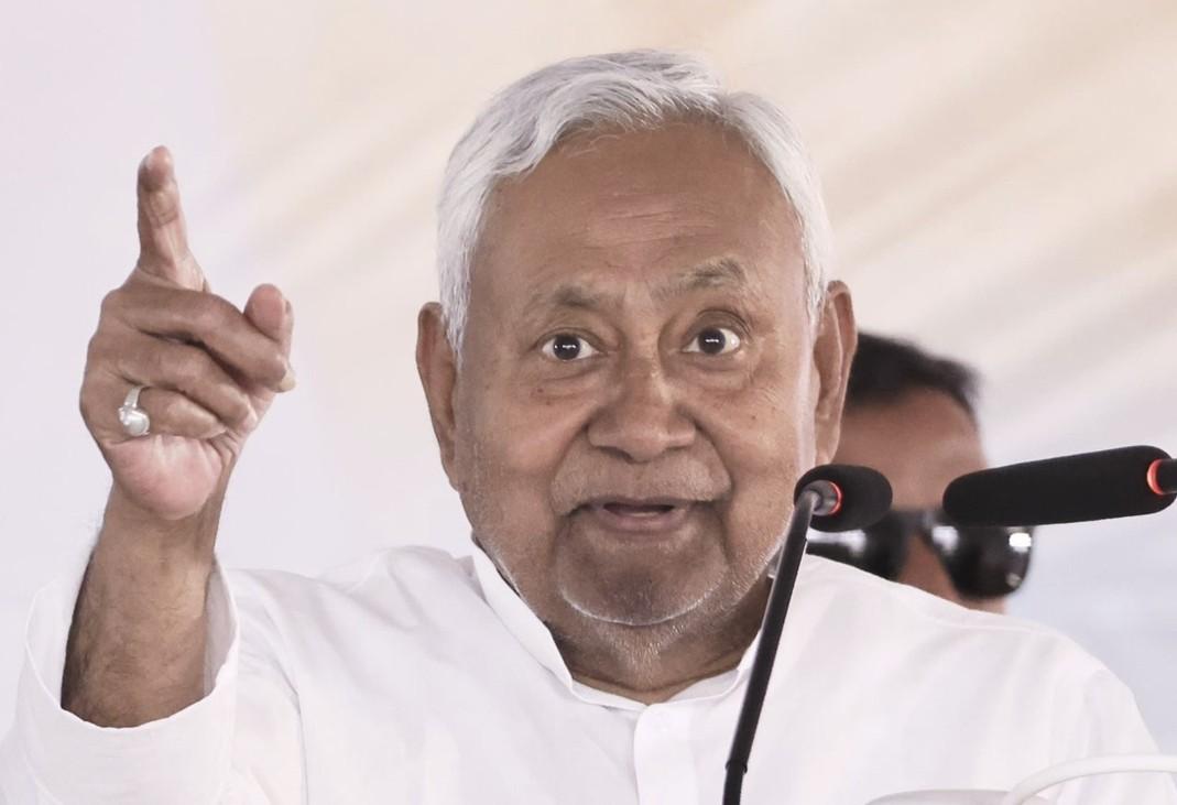 Nitish Kumar attends Iftar Party hosted by Chirag Paswan 