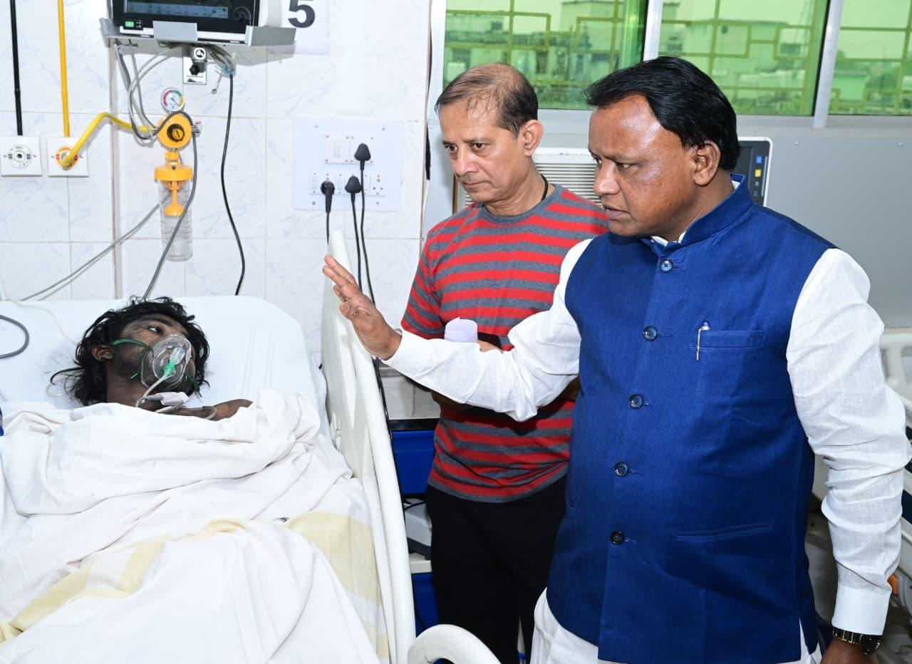 Condolences pour in over 10 ICU deaths in Cuttack hospital blaze, PM announces ex-gratia (Ld)