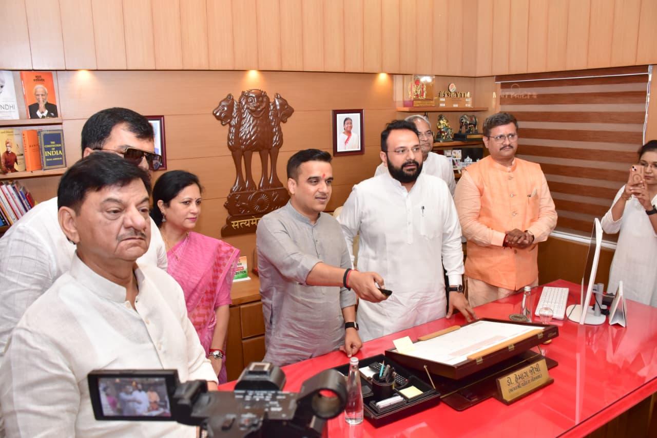 Gujarat: Digital MP office portal launched in Vadodara to improve citizen access to services