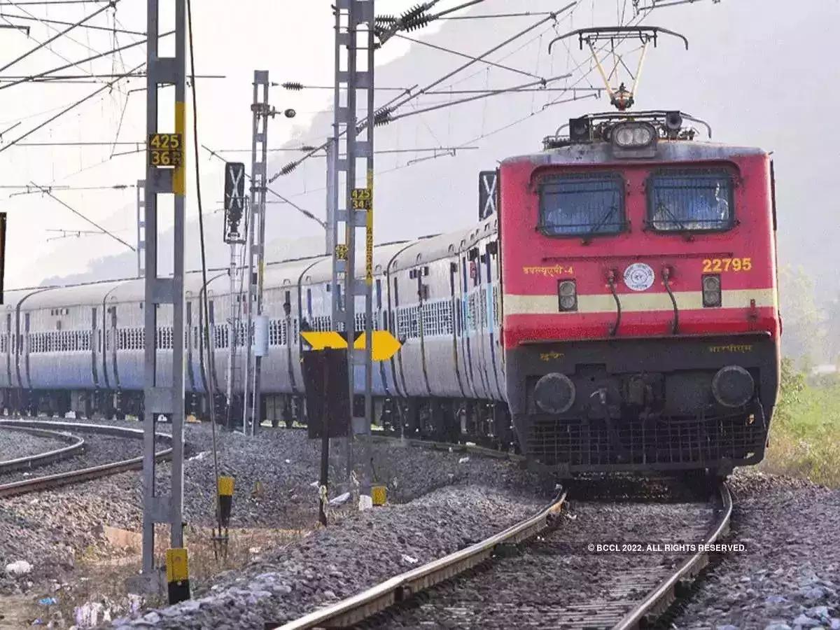 Railways to eliminate 21 level-crossing gate