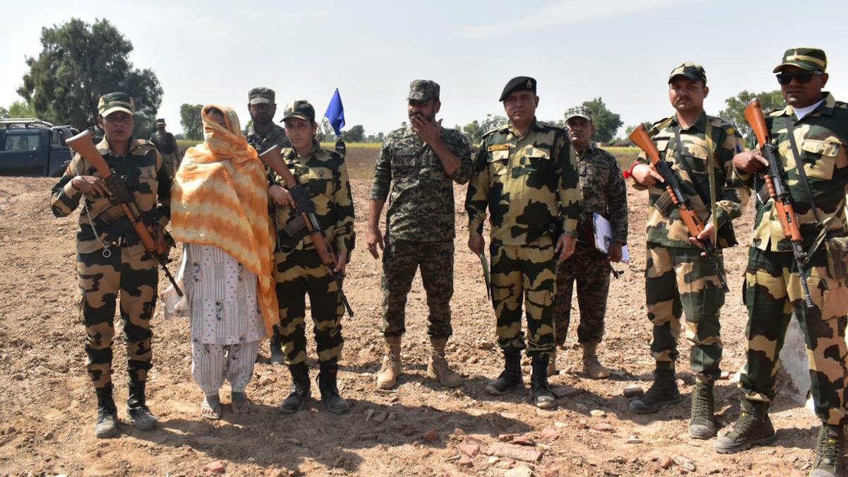 Pakistani woman Humara