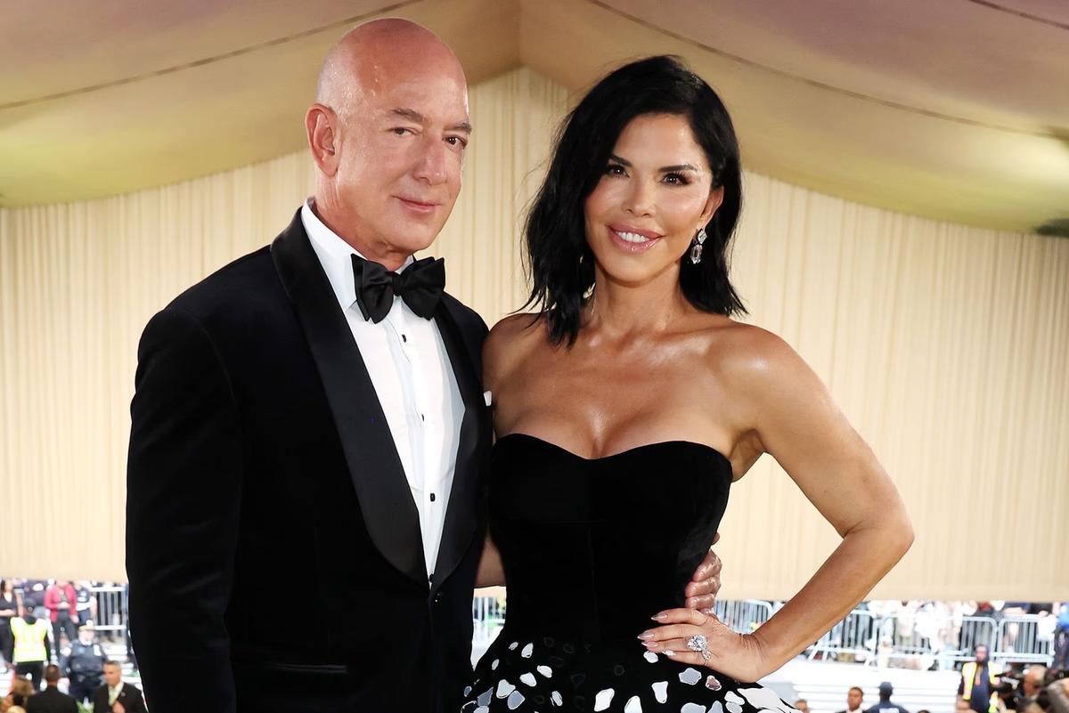 Jeff Bezos and Lauren Sanchez
