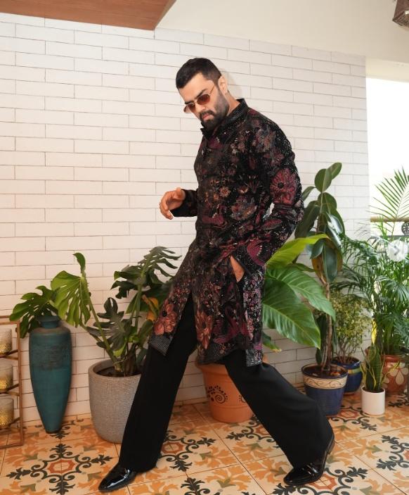 Maniesh Paul: 26 years back I heard ‘Bijuriya’, today I have the privilege to feature in it