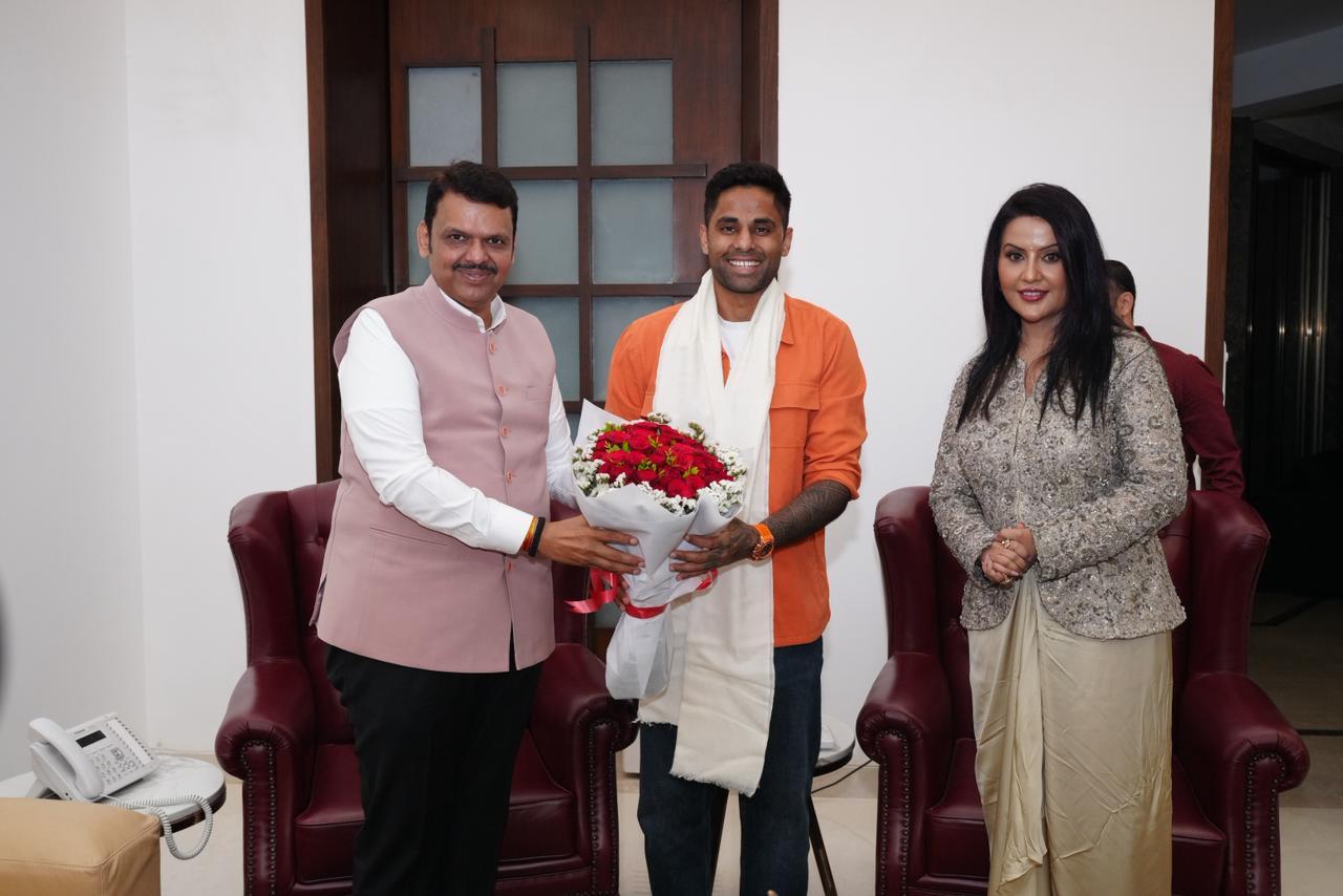 Maha CM Devendra Fadnavis felicitates captain Suryakumar Yadav, Shivam Dube after T20 WC glory