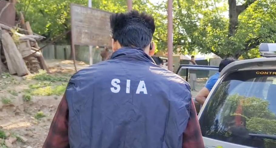 SIA carries out multiple, simultaneous raids in Kashmir