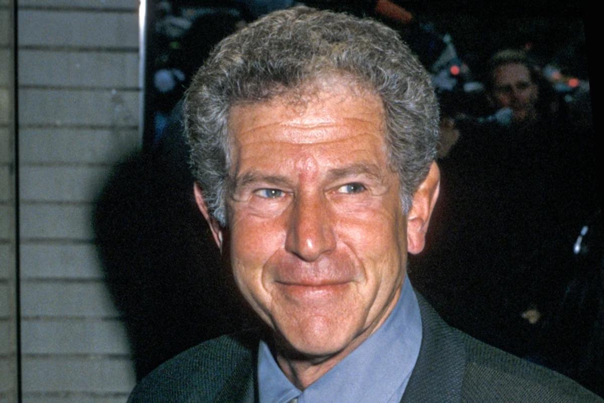 Broadway Star Tony Roberts Dies at 85