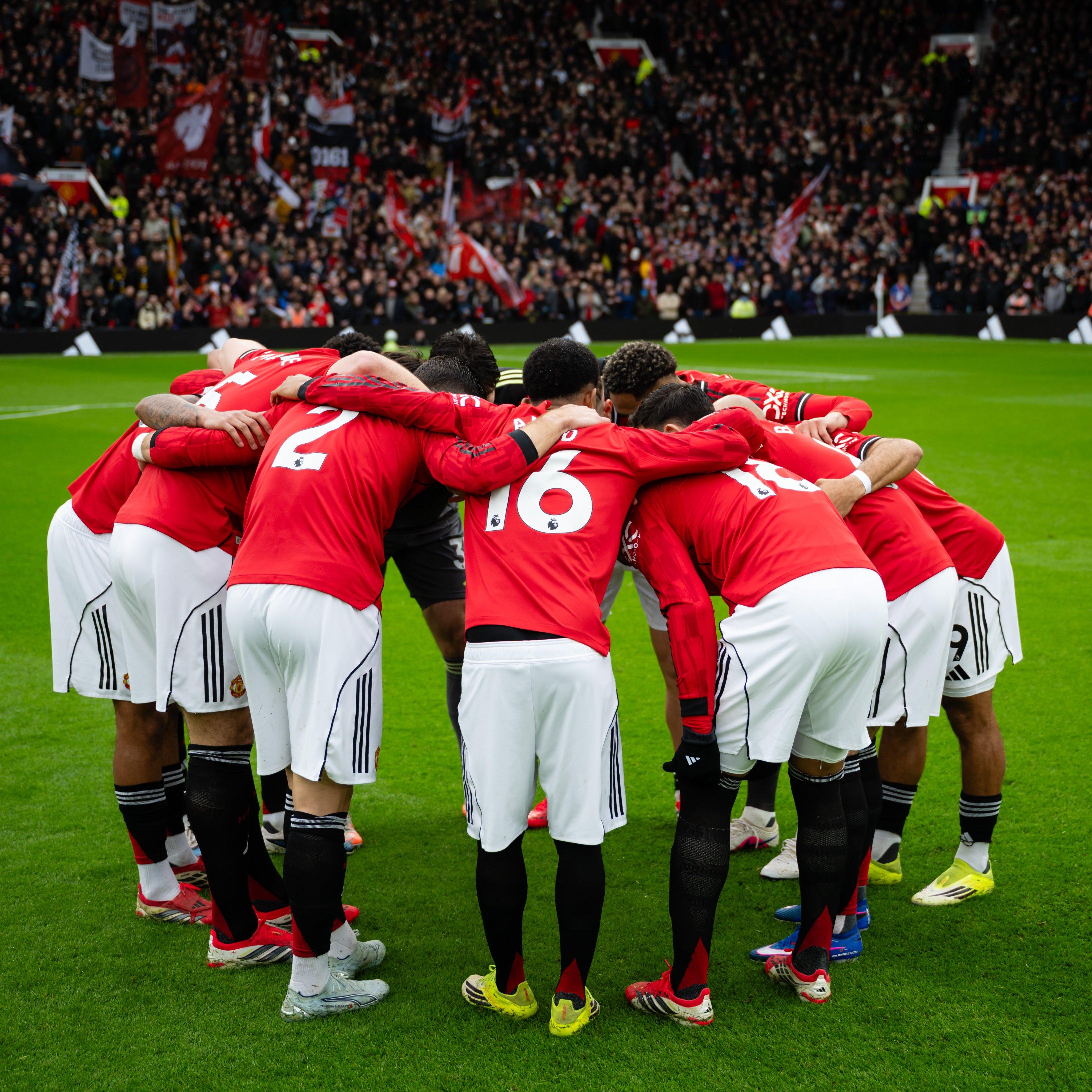 Manchester United strengthens position in third place as Tottenham takes Anfield point