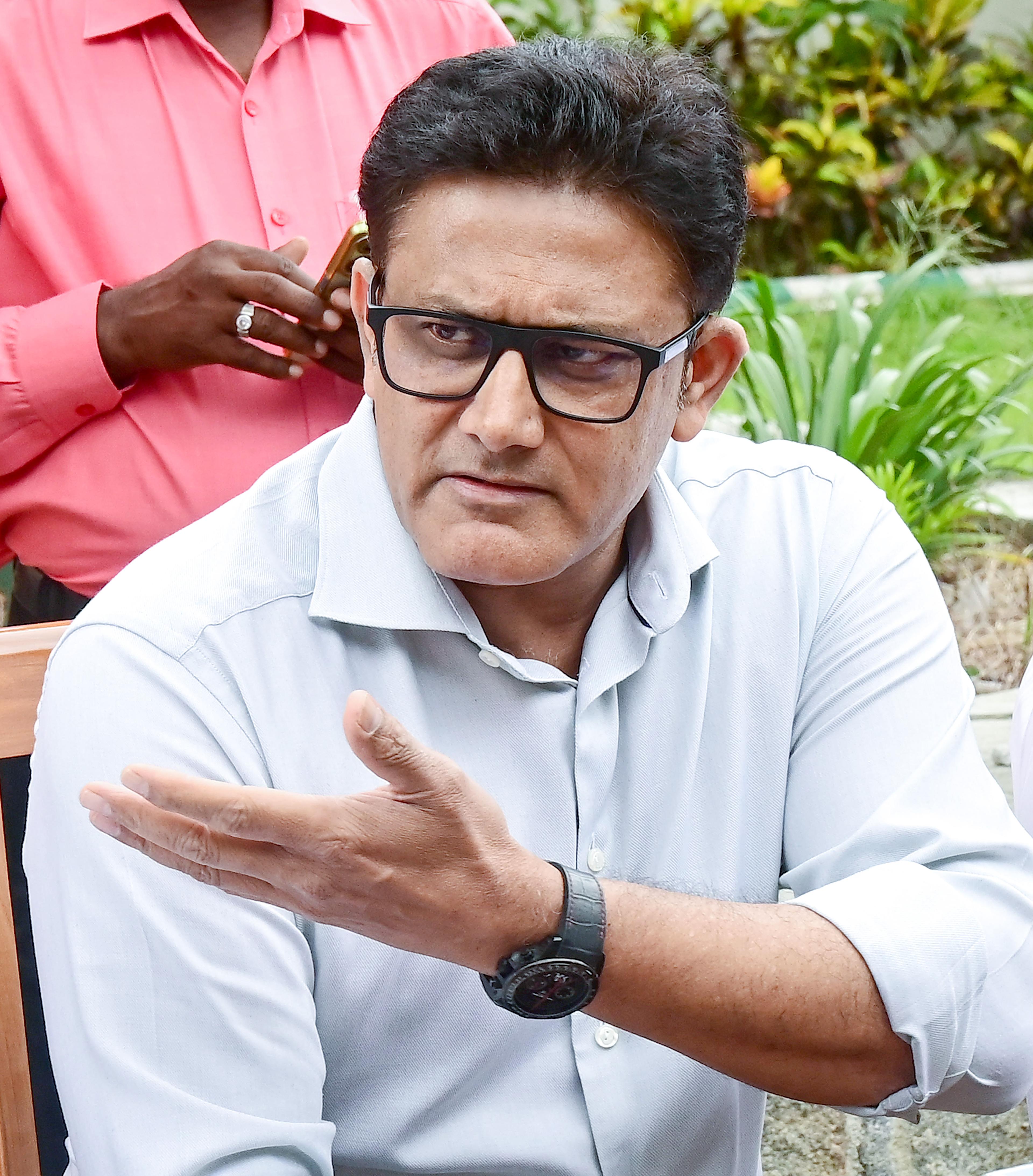 Anil Kumble, Siddaramaiah wish ‘all the best’ to RCB ahead of IPL final