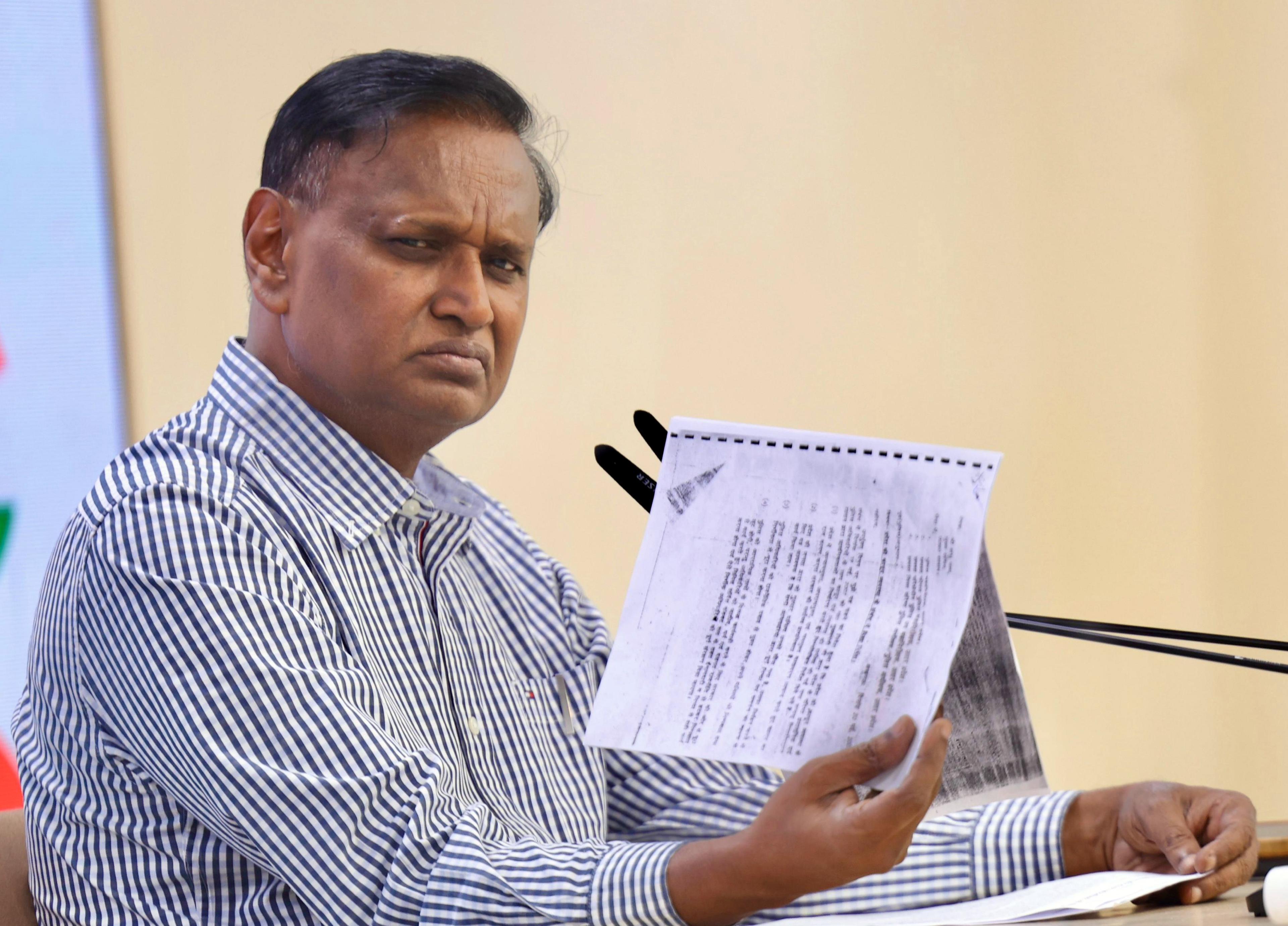 Congress leader says can't trust PM Modi, let US confirm on mediation claims