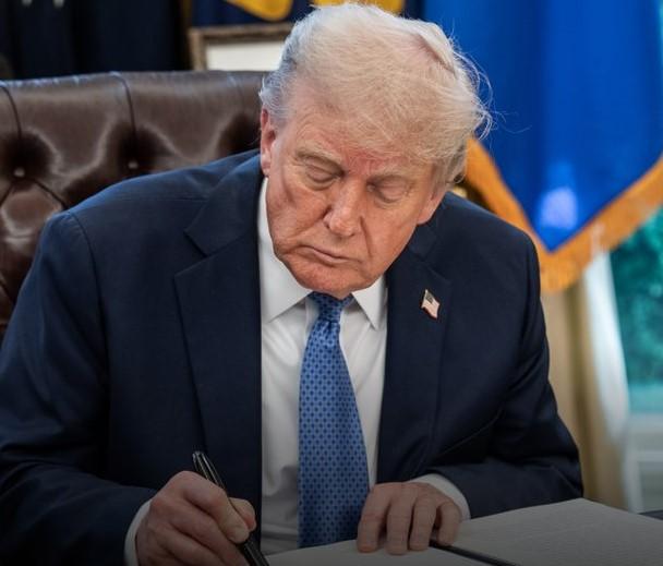 Trump signs order to save college sports