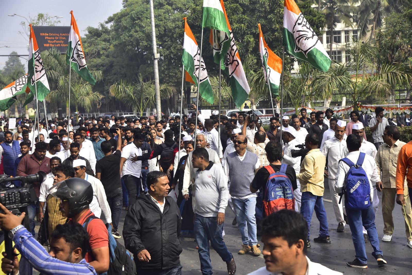 Odisha: Congress protests against additional security deposit, demands free power for farmers