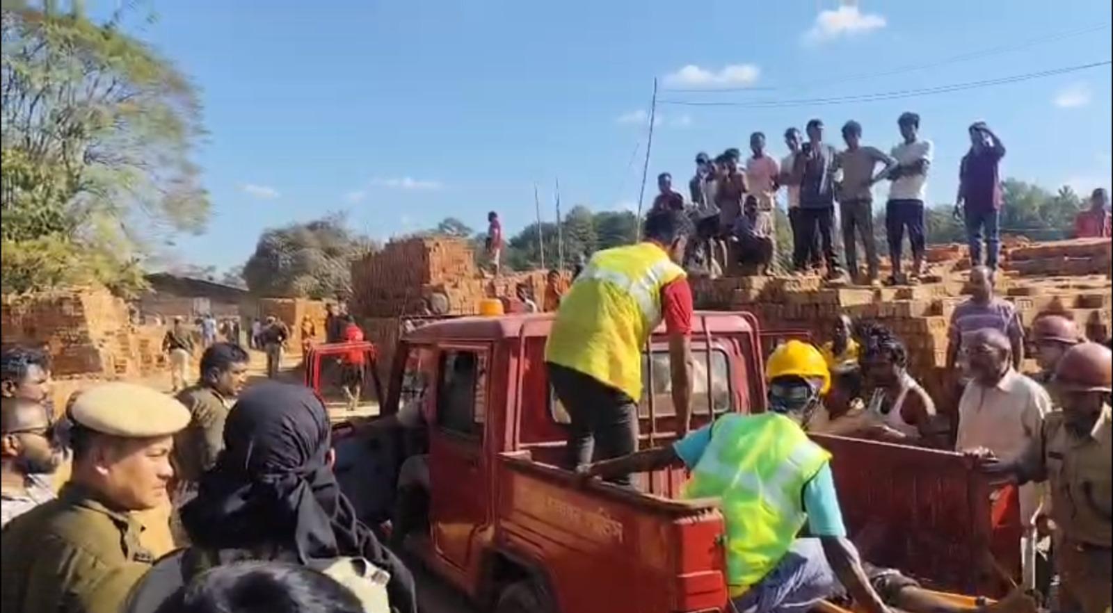 5 killed, 3 injured as brick kiln chimney collapses in Tripura (Lead)