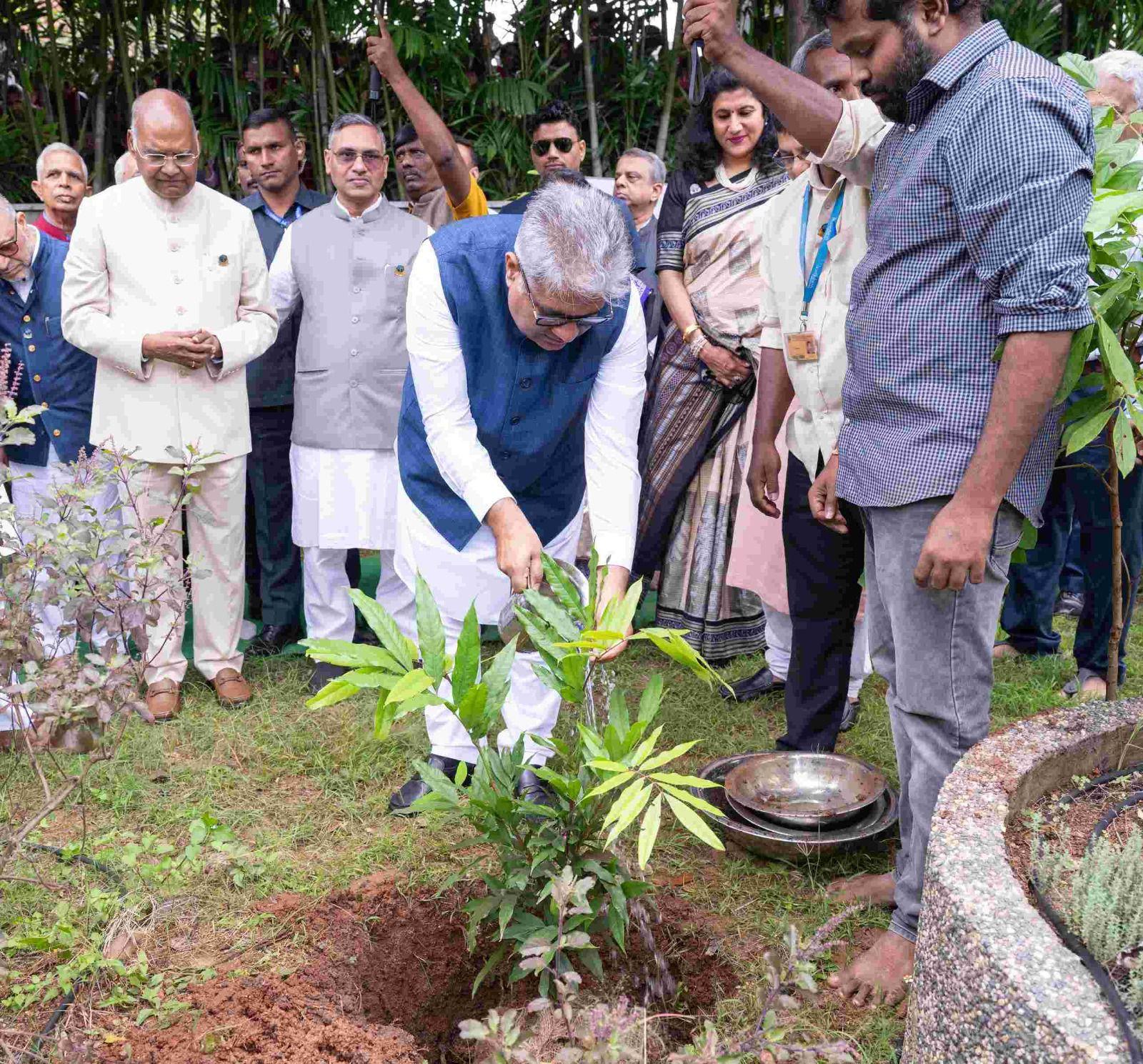 Bhupender Yadav plants one millionth tree at Heartfulness headquarters