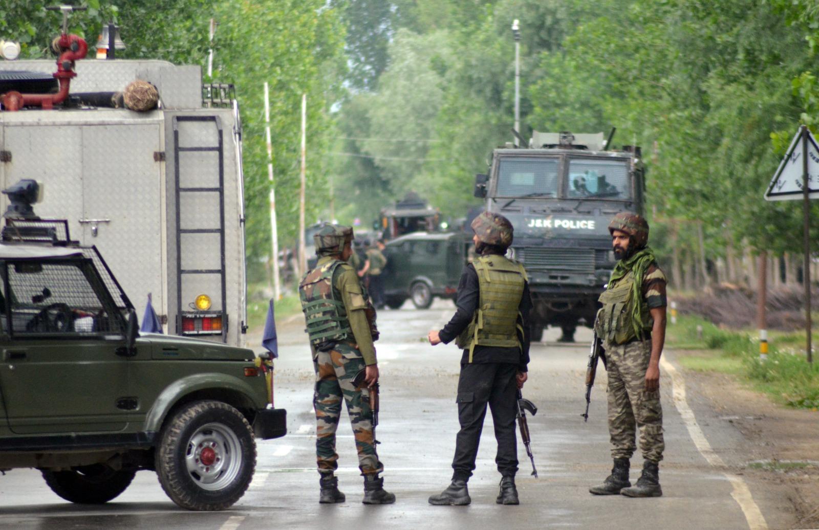 Army soldier killed in encounter in area adjoining J&K's Doda & Udhampur (Ld)