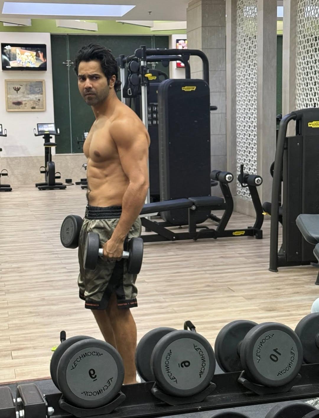 Varun Dhawan says 'Hai jawaani toh workout karna hain' as he flaunts his toned physique