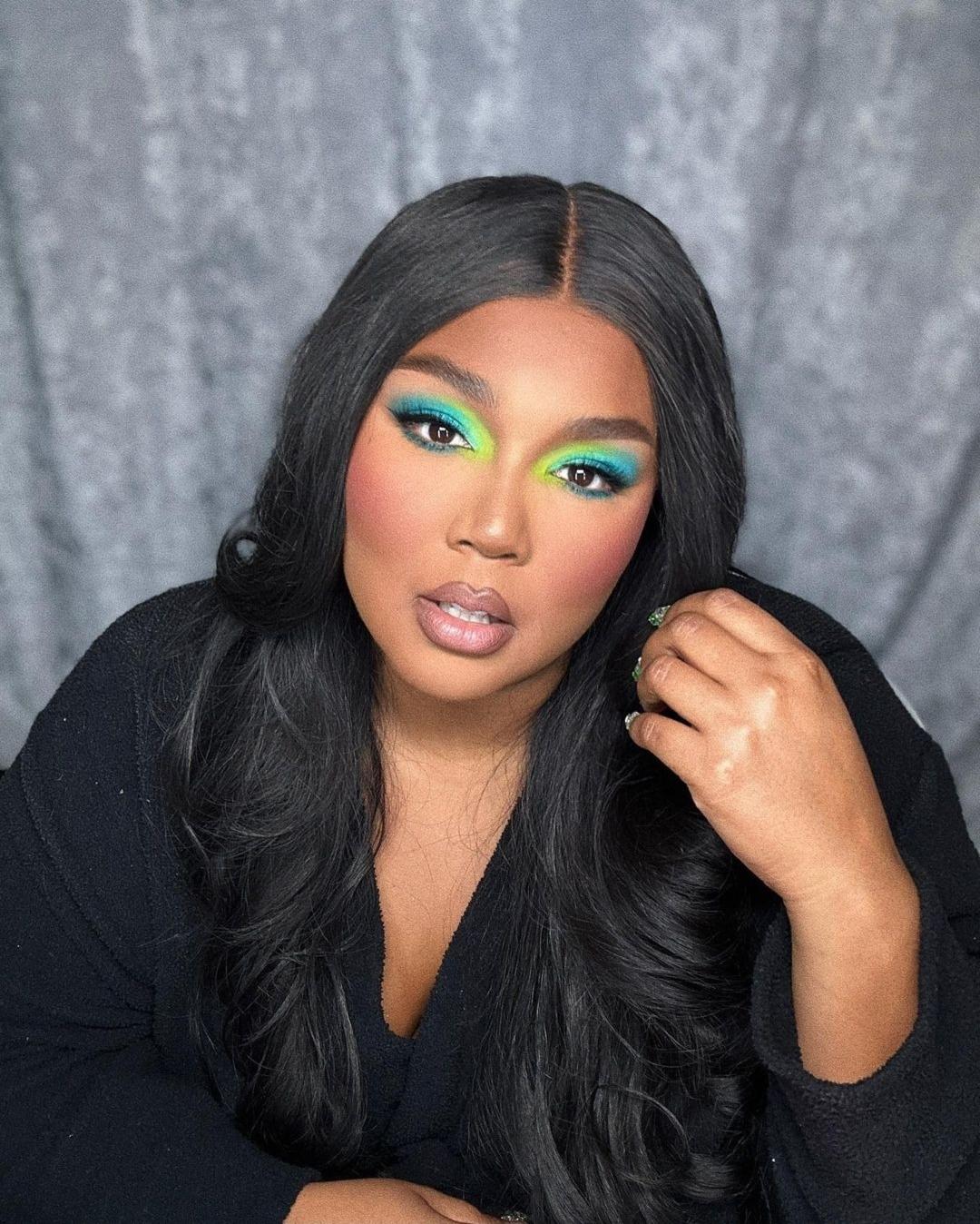 Lizzo channels Beyonce as she enjoys her blonde era