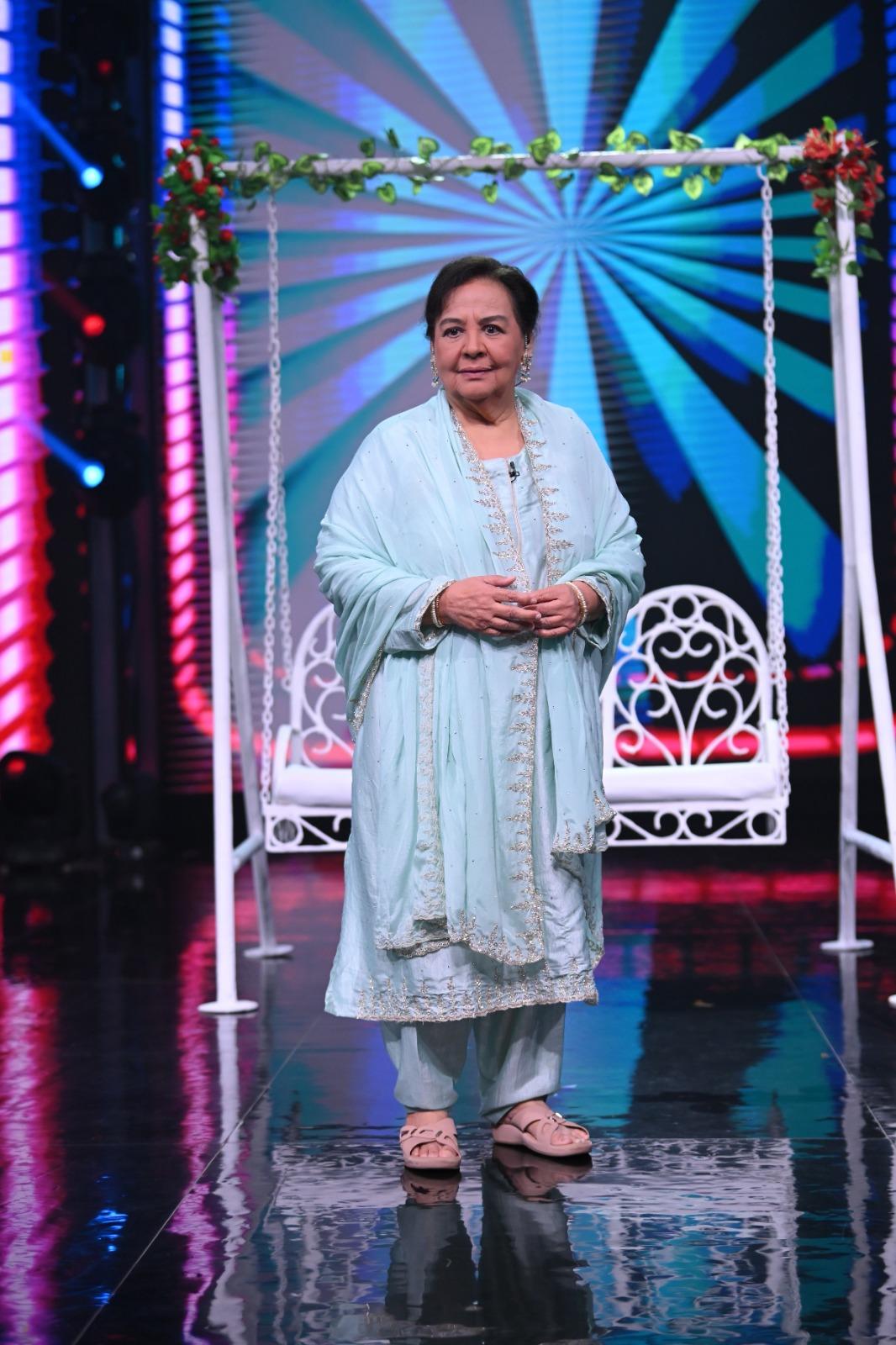 Farida Jalal breaks down in tears remembering late Lata Mangeshkar: Was madly in love with her