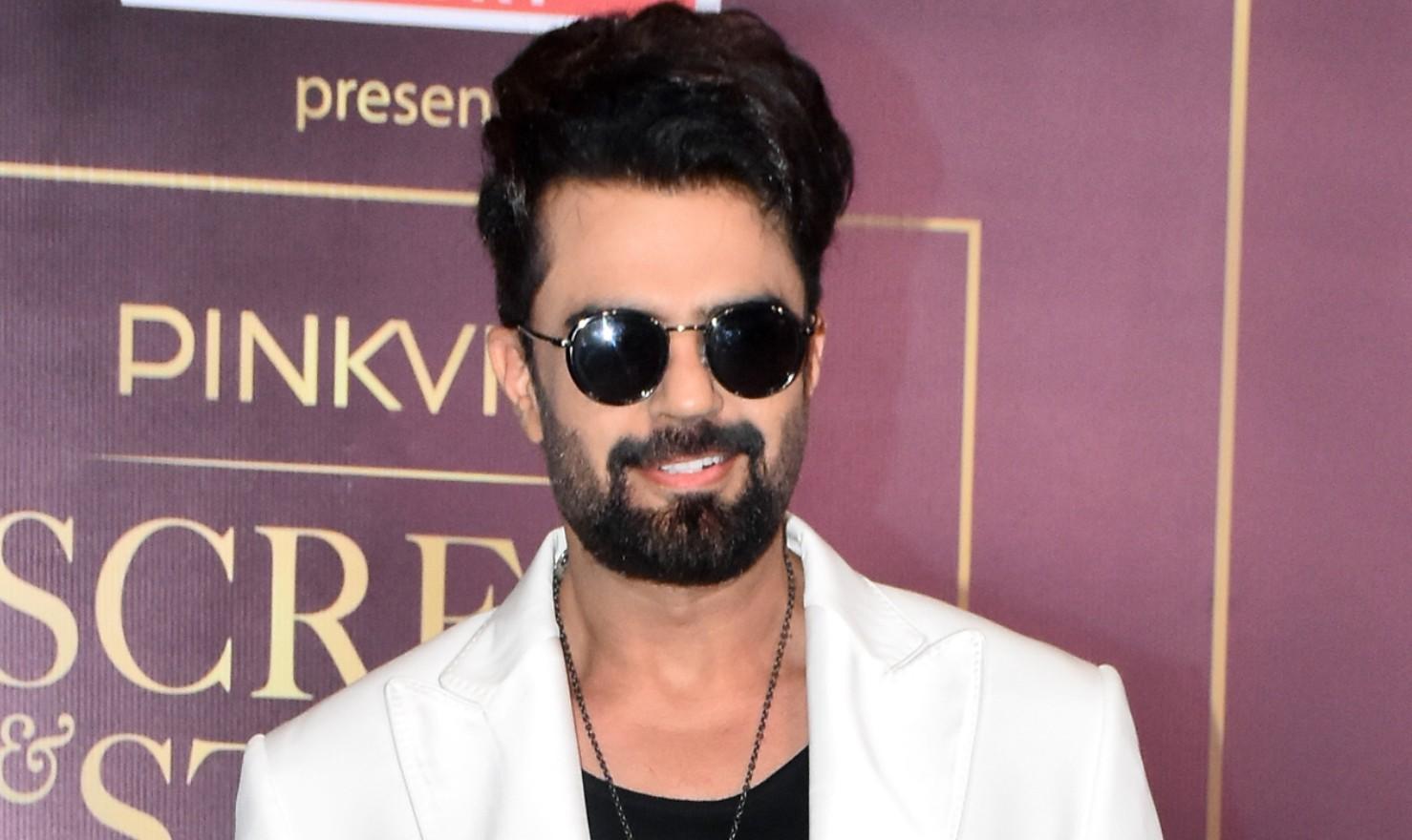 Maniesh Paul expresses gratitude to Amitabh Bachchan for meeting him amidst hectic KBC shoot